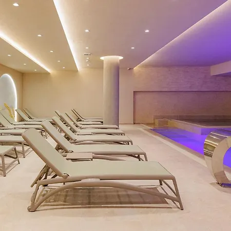 Hogo Hotel 4*